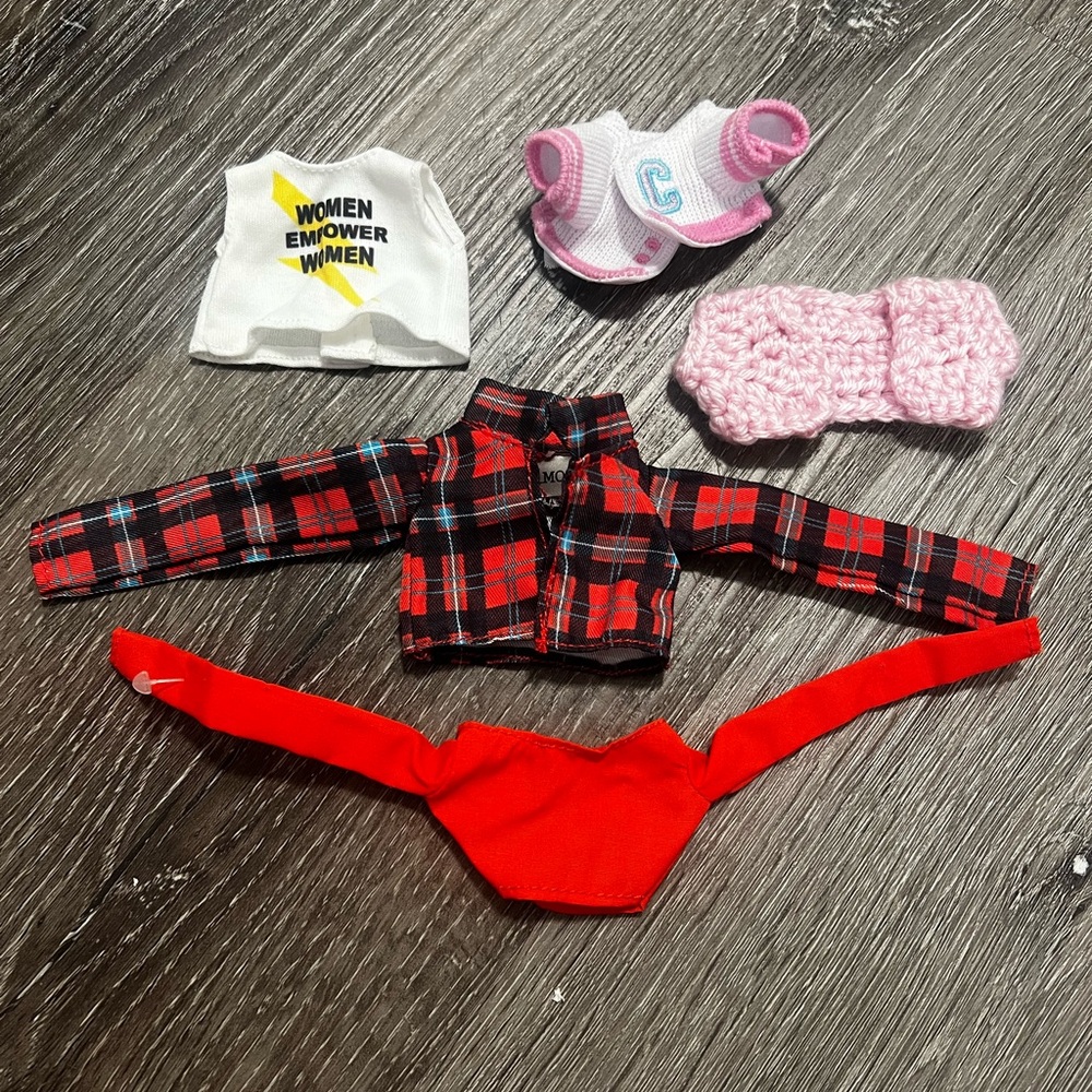 Nuimos extra clothes pieces